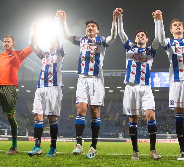 Văn Hậu khoe ảnh ra sân ở SC Heerenveen nhưng fans chỉ săm soi đến vết thương ở chân-2