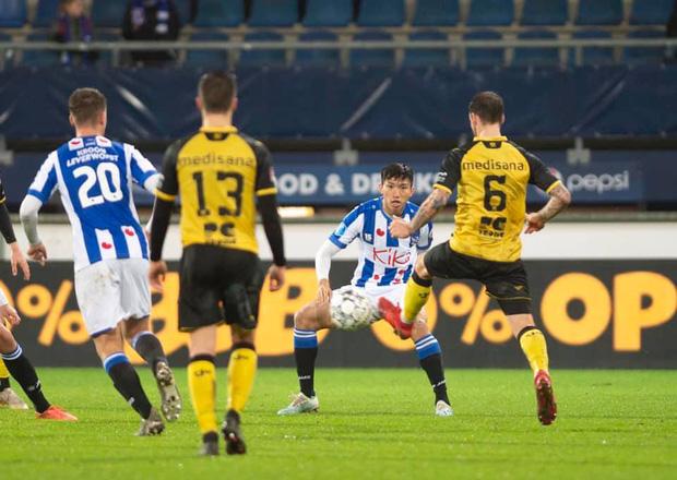 Văn Hậu khoe ảnh ra sân ở SC Heerenveen nhưng fans chỉ săm soi đến vết thương ở chân-1