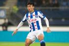 Văn Hậu khoe ảnh ra sân ở SC Heerenveen nhưng fans chỉ săm soi đến vết thương ở chân