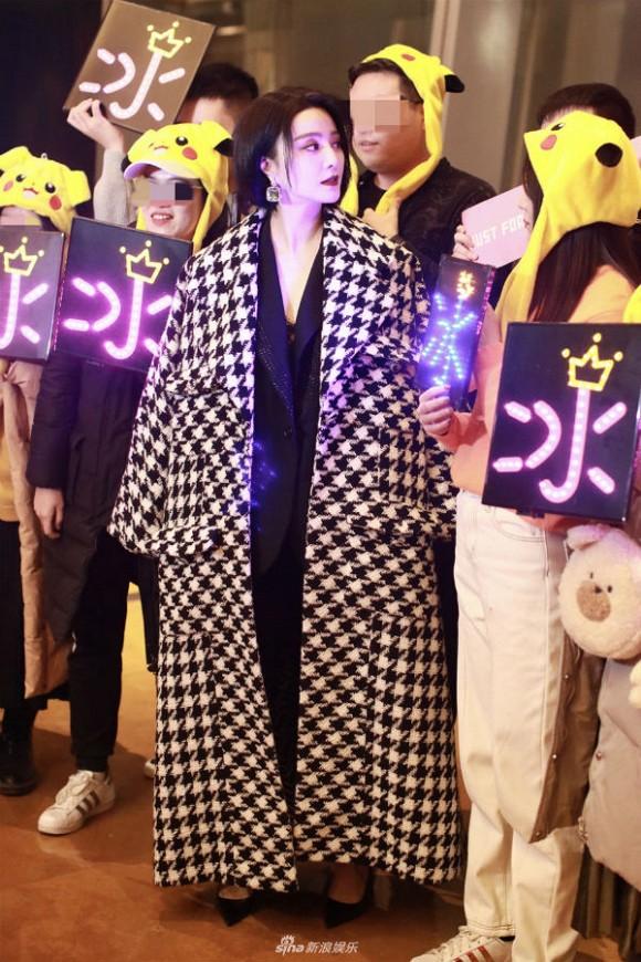 Đổi kiểu tóc ngắn cá tính, Phạm Băng Băng hút ánh nhìn với hình ảnh nữ tổng tài-1