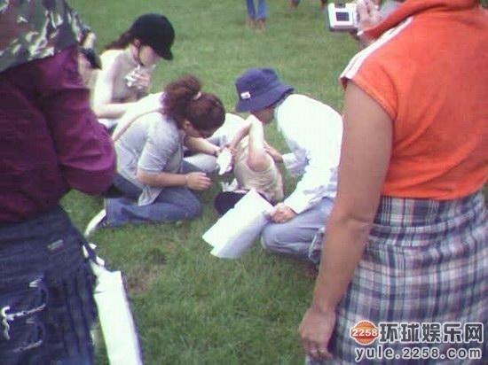 Triệu Lệ Dĩnh, Lưu Đức Hoa sợ khiếp vía vì ngã ngựa trên phim trường-1