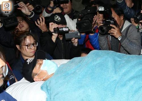 Triệu Lệ Dĩnh, Lưu Đức Hoa sợ khiếp vía vì ngã ngựa trên phim trường-7