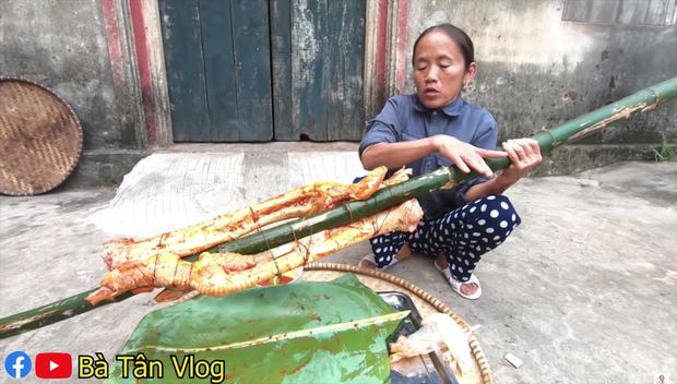 Nướng chân đà điểu nhưng gọi thành chân gà dân dã, bà Tân Vlog làm người xem cười mệt nghỉ-4