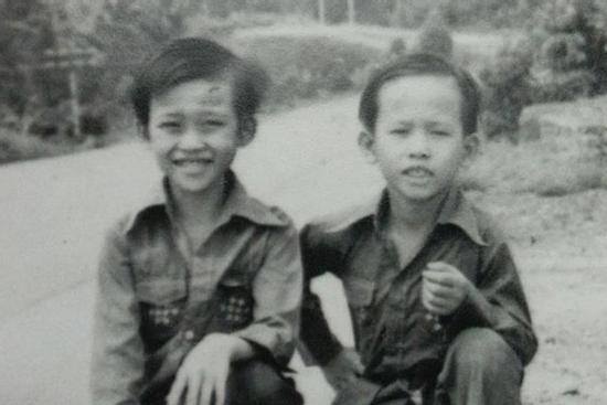 Dương Triệu Vũ đăng ảnh thuở nhỏ của Hoài Linh