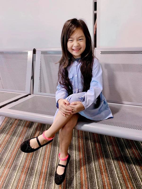 Con gái Lý Hải Minh Hà càng lớn càng xinh đúng chuẩn tiểu công chúa-5