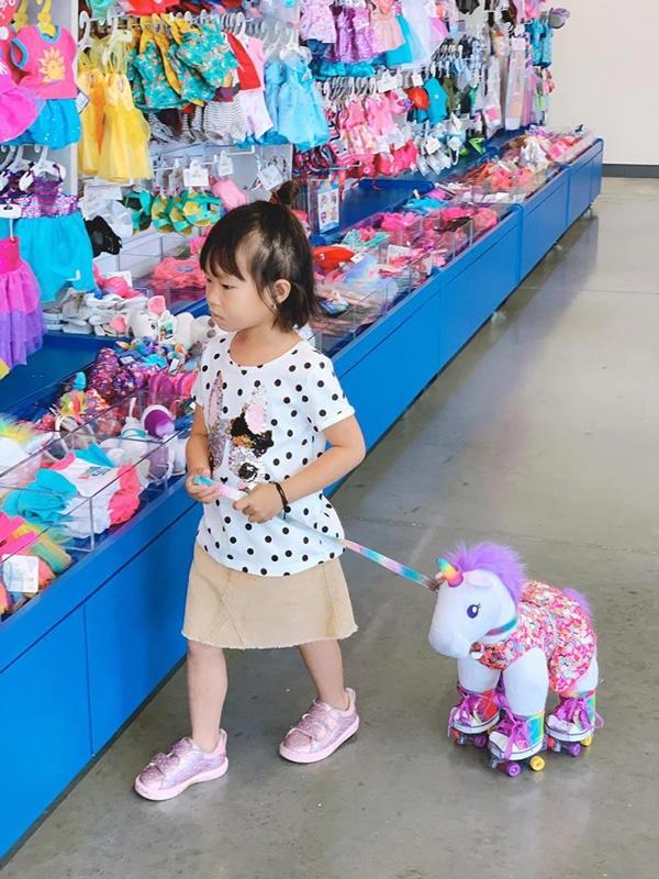 Con gái Lý Hải Minh Hà càng lớn càng xinh đúng chuẩn tiểu công chúa-7