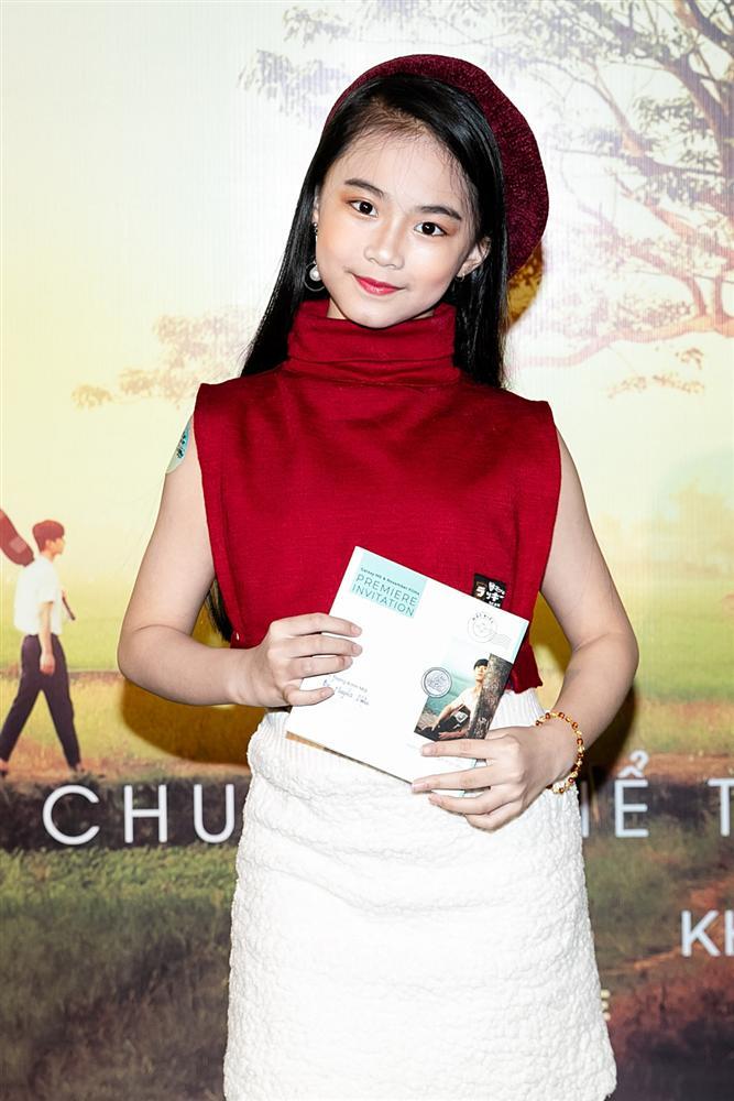 Phan Mạnh Quỳnh hát Có chàng trai viết lên cây tại họp báo phim Mắt Biếc-12