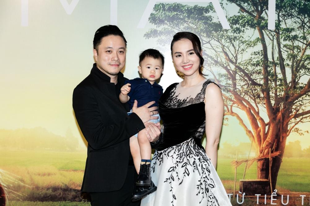 Phan Mạnh Quỳnh hát Có chàng trai viết lên cây tại họp báo phim Mắt Biếc-2