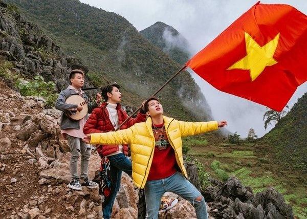 Netizen Việt không biết nên khóc hay cười vì bị Jack và K-ICM ‘làm khó’ trong đề thi Văn cuối kỳ-2