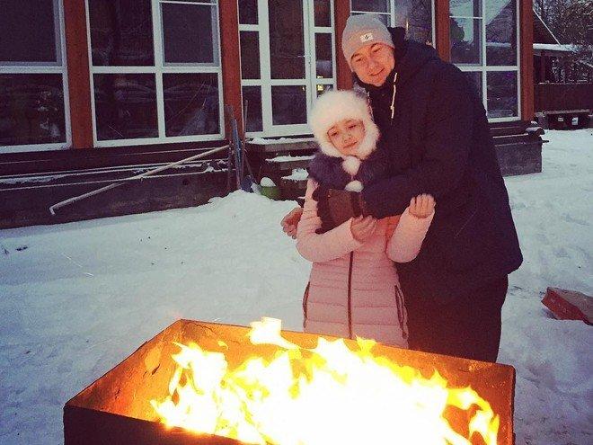 Hết sấy tóc đến nhảy nhót chiều lòng em gái, thủ môn Đặng Văn Lâm đích thị là anh trai quốc dân-5