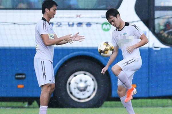 Hồng Duy, Văn Toàn trêu chọc, chuyển khoản mừng sinh nhật đồng đội-4