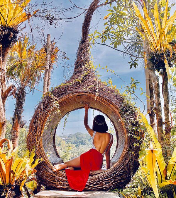 Thúy Ngân là nàng dâu bạo nhất Vbiz, diện váy trong suốt hở hết nội y-10