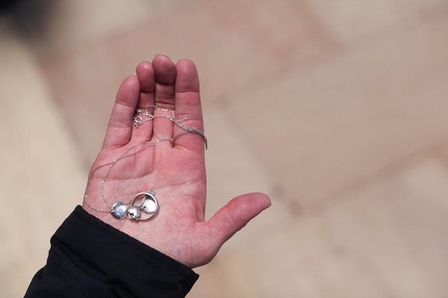 Câu chuyện kì lạ về chiếc nhẫn cưới gây bão mạng chỉ sau 7 giờ đăng tải: Chồng chấn thương sọ não quên tất cả kí ức nhưng lại chỉ nhớ một thứ duy nhất-1