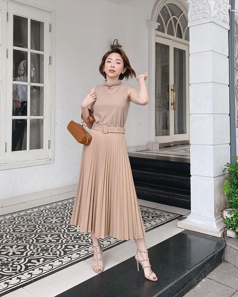 Huyền Baby gây hoang mang với mốt mặc quần như không ra phố - Hương Giang lộ thân hình gầy gò-10