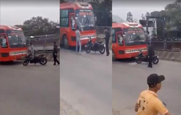 Clip: 2 thanh niên cầm gậy sắt chặn đầu, đập vỡ kính xe giường nằm, đe dọa tài xế ở Thanh Hóa-3