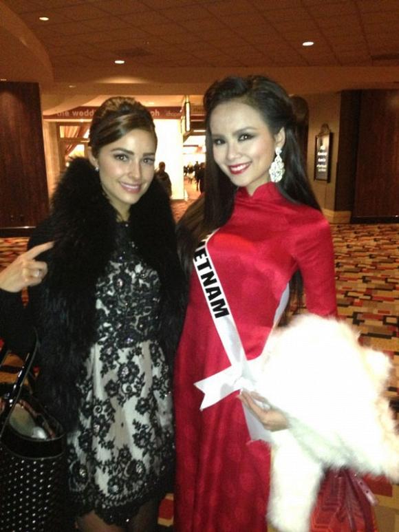 Hoàng Thùy và Lệ Hằng quên mặc áo dài tại Hoa hậu Hoàn vũ-10