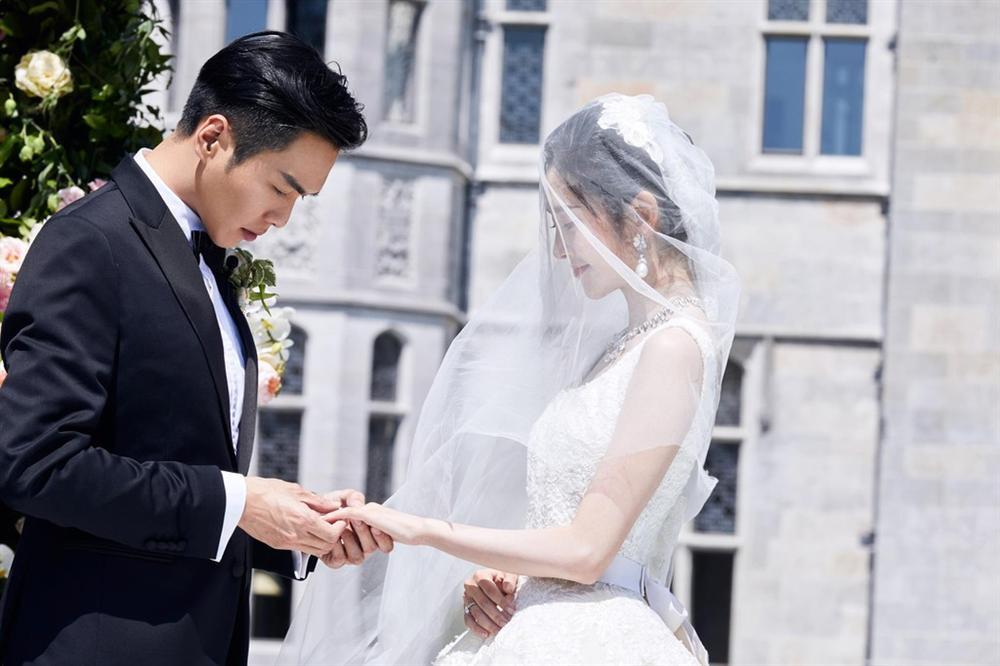Những đám cưới hot nhất Cbiz năm 2019: Người xa hoa bạc tỷ, kẻ giản dị bất ngờ-9