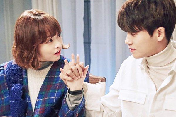 Chồng sắp cưới mua thêm nhà to chuẩn bị cưới, tôi chết điếng khi thấy người ra mở cửa-1