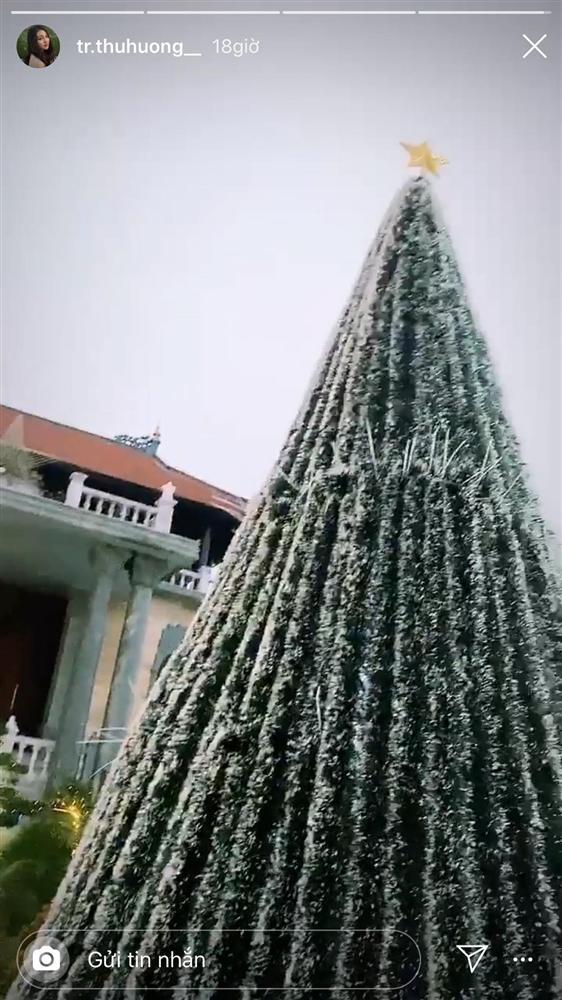 Khoe ảnh đón Giáng sinh, cô dâu 200 cây vàng ở Nam Định làm ai cũng xuýt xoa khi ở trong biệt phủ siêu đẹp-5