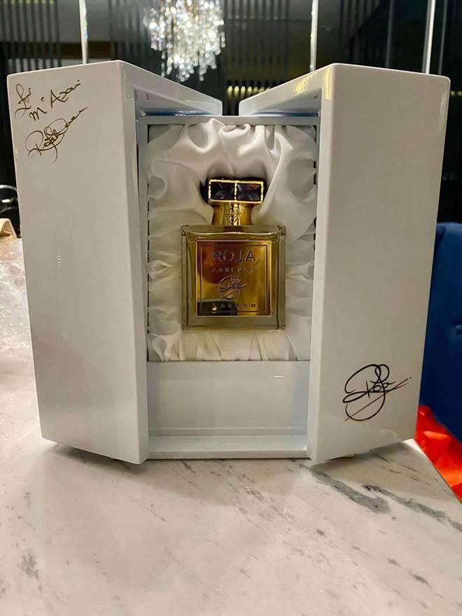 Gia đình hàng hiệu của Hari Won: Mẹ ruột diện túi trăm triệu, chồng tậu nước hoa đắt không kém-10