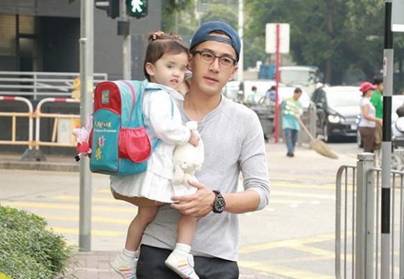 Bố Lưu Khải Uy tiết lộ sự thật phũ phàng về thái độ của Dương Mịch khi chăm sóc con hậu ly hôn-2