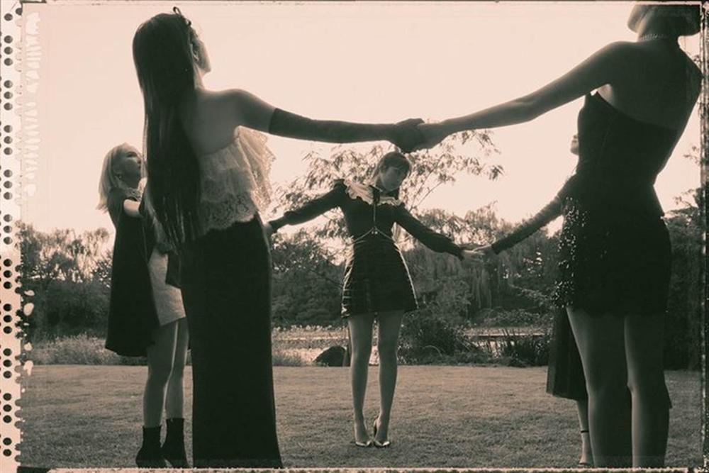 Trước ngày phát hành, demo ca khúc mới của Red Velvet bất ngờ bị rò rỉ-3