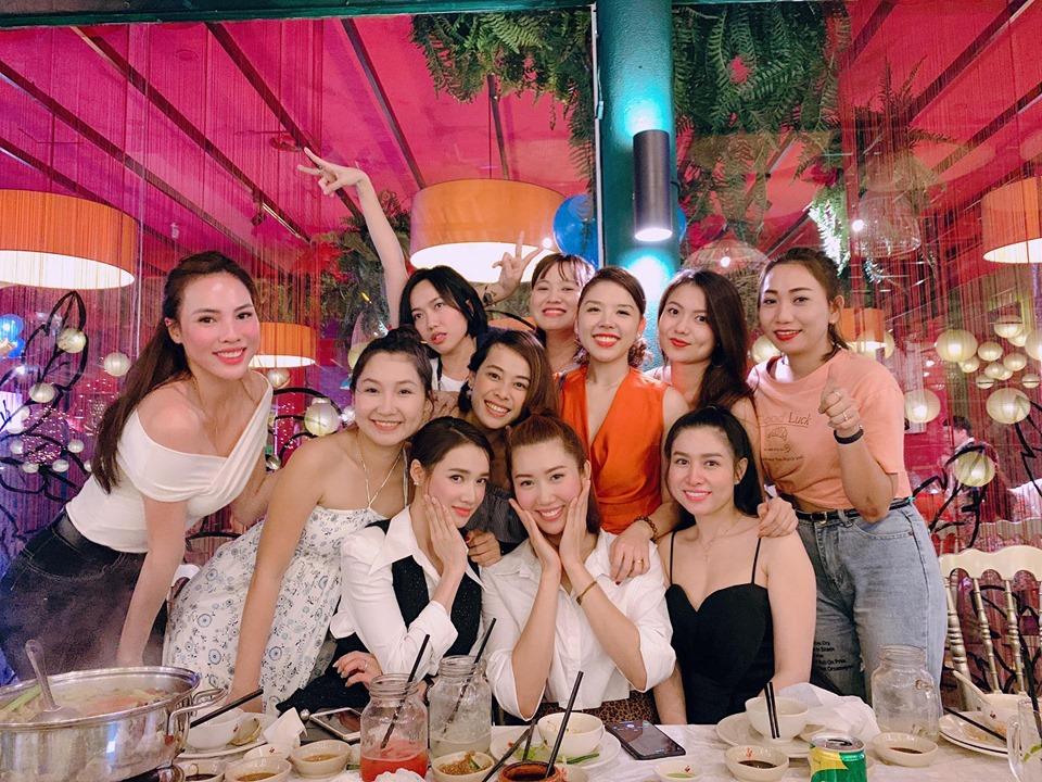 Đọ sắc dàn mỹ nhân chưa chồng, Nhã Phương chứng minh gái một con trông mòn con mắt-6