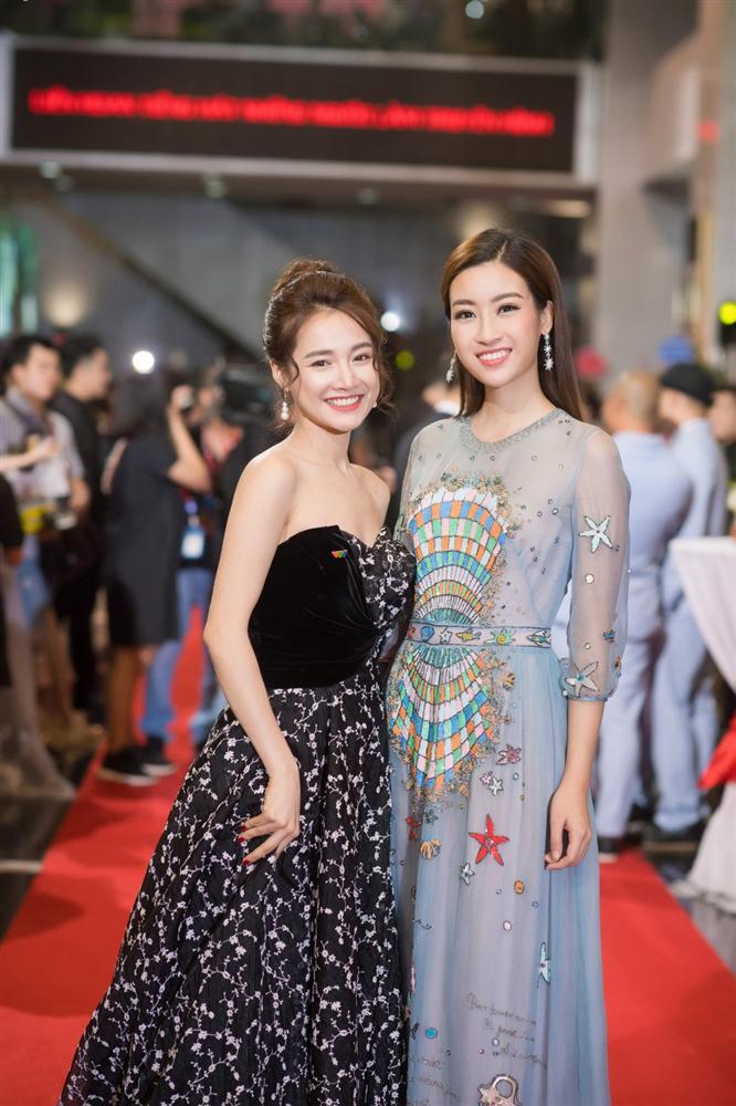 Đọ sắc dàn mỹ nhân chưa chồng, Nhã Phương chứng minh gái một con trông mòn con mắt-10