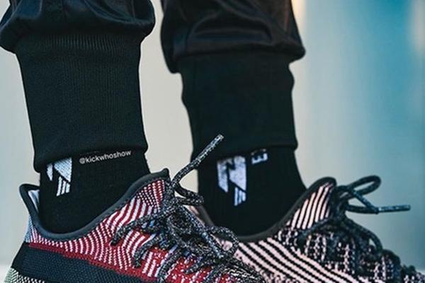 Đôi giày giống mỳ tôm khiến dân mạng đòi thêm gia vị-4