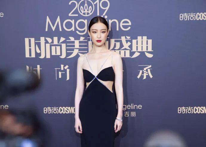 Mỹ nhân Hoa ngữ đi thảm đỏ giữa tiết trời âm độ: Người bật khóc vì rét, kẻ ngất xỉu thương tâm-2