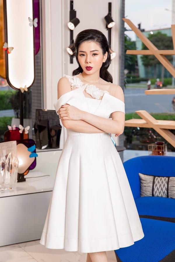 Toát mồ hôi vì đồ hiệu đắt đỏ của sao Việt: Ngọc Trinh 3 tỷ cũng chưa bằng chiếc túi cầm tay của Lệ Quyên-1