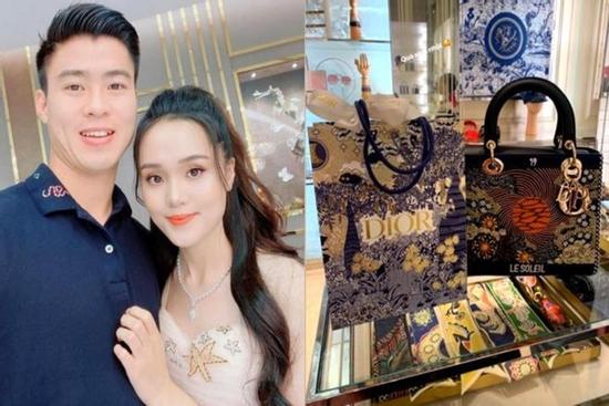 Mừng sinh nhật, Duy Mạnh tặng túi xách hơn 100 triệu cho Quỳnh Anh