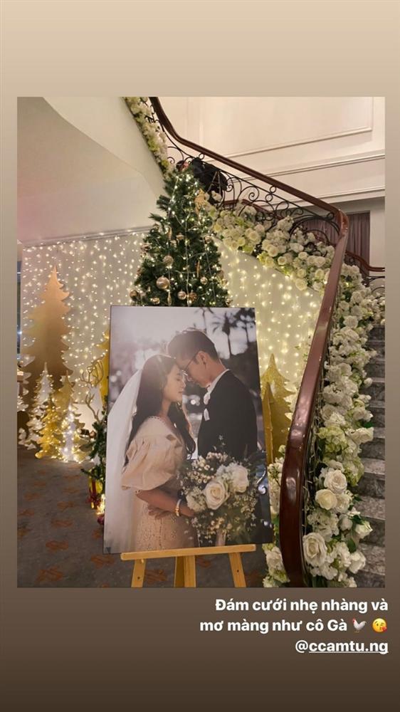 Rich kid nổi tiếng với clip đập hộp tiền tỷ khoe ảnh lên xe hoa-3