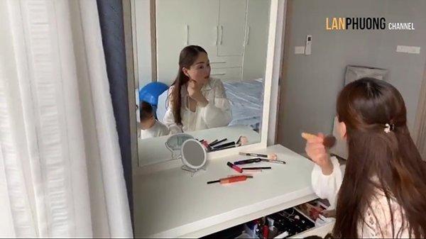Phục sát đất sự khéo léo của Lan Phương, vừa chăm con vừa make up cực tài tình-4