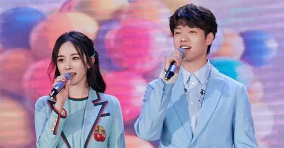 Phi công trẻ Ngụy Đại Huân bị chỉ trích thậm tệ vì cố tình khoe chuyện tình cảm với Dương Mịch-4