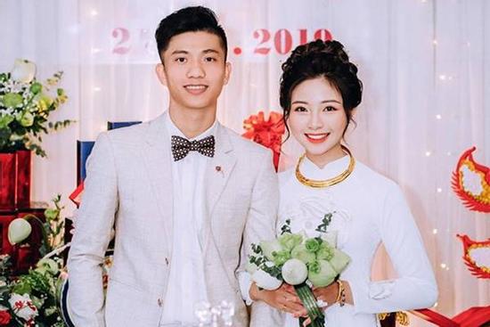 Vợ sắp cưới Văn Đức: 'Cảm ơn vì ta gặp nhau trong lúc khó khăn nhất'