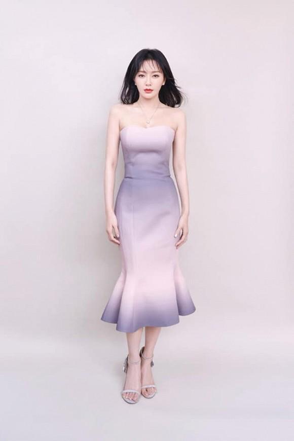 Mới bị chê lên đồ dìm dáng, Tần Lam đã tái xuất với body nóng bỏng khiến dân tình xịt máu mũi-4