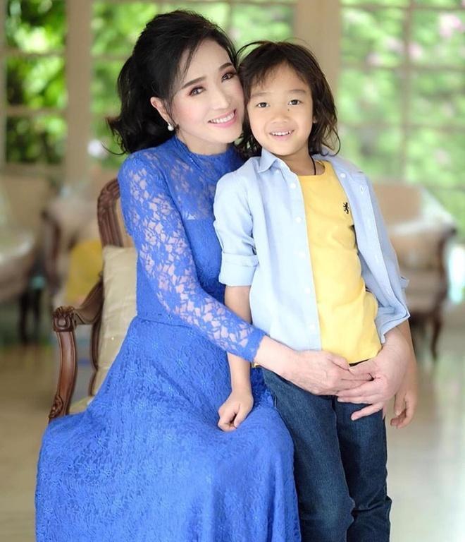 Vẻ ngoài trẻ trung của Hoa hậu Hoàn vũ 72 tuổi-8