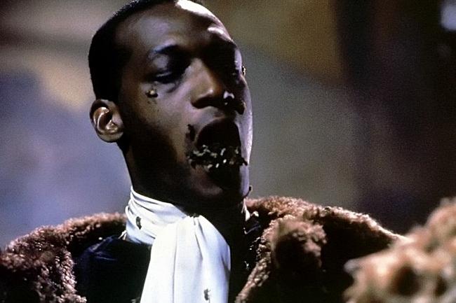 The Candyman (12/6): Jordan Peele - tác giả của Us (2018) - đóng vai trò nhà sản xuất cho tác phẩm tái khởi động thương hiệu, đồng thời là phần hậu truyện trực tiếp của tập phim năm 1992. Nhân vật “ông kẹ” Candyman vẫn do Tony Todd thể hiện. Đó vốn là một chàng nô lệ da màu có quá khứ bi thương nhưng nay trở thành linh hồn ai oán và muốn trả thù tất cả.