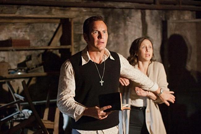 The Conjuring: The Devil Made Me Do It (11/9): Vũ trụ kinh dị The Conjuring năm nay được tiếp tục bằng phần 3 của mạch truyện chính. Patrick Wilson cùng Vera Farmiga trở lại sắm vai đôi vợ chồng trừ tà nhà Warren. Bộ đôi sẽ điều tra một vụ án giết người mà thủ phạm nằng nặc khai rằng gã bị quỷ dữ sai khiến. Tựa đề cho thấy nội dung phim sẽ dựa trên vụ án có thật của Arne Cheyenne Johnson vào năm 1981.