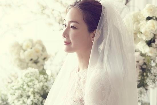 Mỹ nhân 'Bản tình ca mùa đông' Choi Ji Woo xác nhận mang thai với chồng trẻ