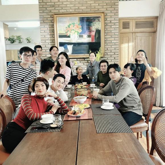 Sau 3 tháng dính tin đồn hẹn hò, Tim lần đầu đăng ảnh chung với Đàm Phương Linh nhưng giữ khoảng cách hết mức-4