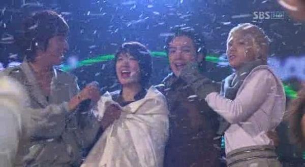 GÓC ĐÀO MỘ: Điểm danh những kiểu Giáng sinh xuất hiện trong phim Hàn-4