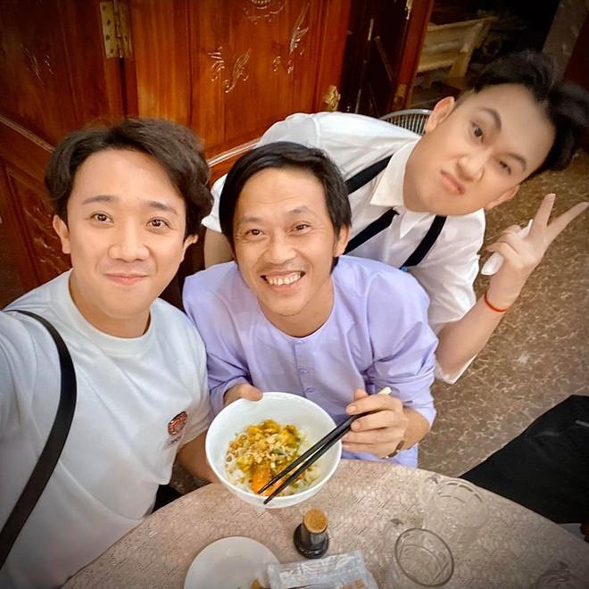 Hoài Linh ở tuổi 50 - giàu có, giản dị và chẳng giống ai-4