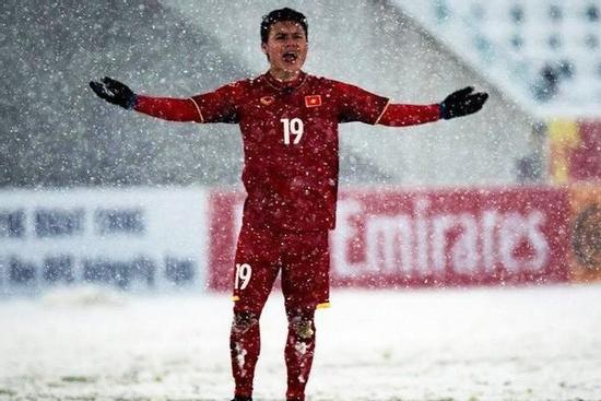 Triệu fan Việt ngày đêm bình chọn, Quang Hải ẵm giải thưởng châu lục