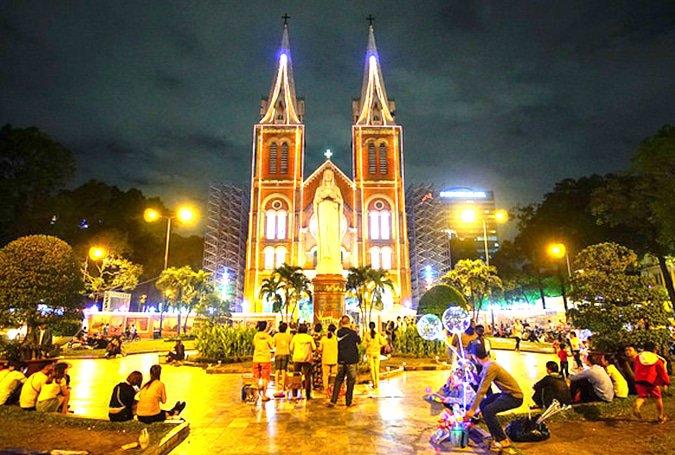 6 điểm vui chơi rực rỡ nhất để bạn hòa mình vào không khí Giáng sinh ở Sài Gòn-1