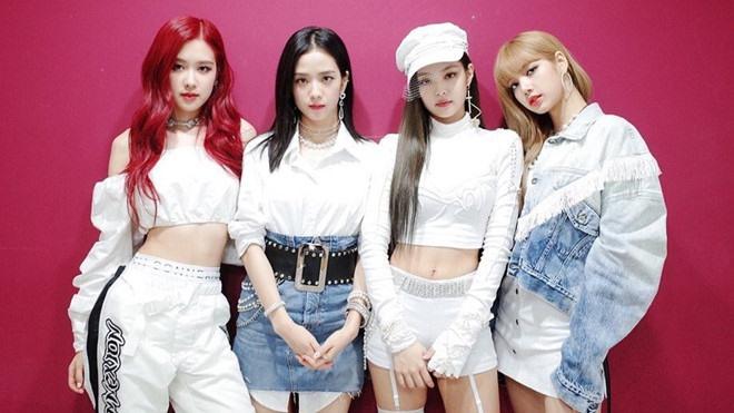 Black Pink: Ngay từ khi ra mắt, Black Pink đã được mệnh danh là “tân binh khủng long” của Kpop, được kỳ vọng kế nhiệm Big Bang và 2NE1. Trên Spotify, các cô gái thu về một tỷ lượt stream với 59 triệu lượt nghe hàng tháng. MV DDU-DU DDU-DU ra mắt năm 2018 của nhóm cũng là MV đầu tiên mà một nhóm nhạc Kpop vượt mốc tỷ view. Chỉ trong vòng 3 năm hoạt động, Black Pink đã và đang dần thống trị Kpop với những kỷ lục đáng ngưỡng mộ.