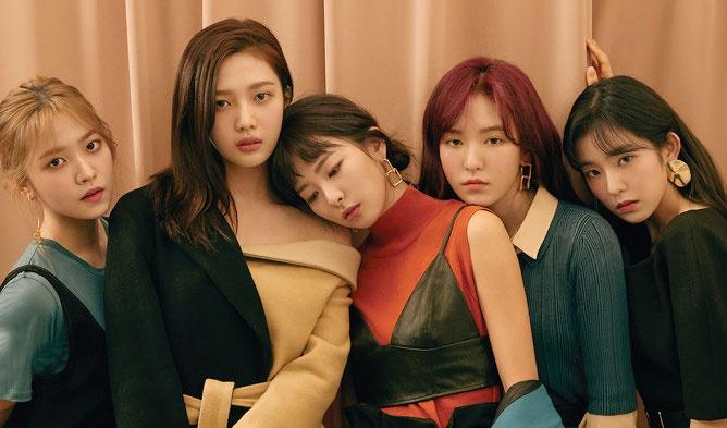 Red Velvet: Red Velvet được biết đến với hai phong cách đối lập độc đáo. Đó là Red (dành cho những ca khúc vui nhộn, tươi sáng) và Velvet (tối tăm, đậm chất R&B). Nhóm đã càn quét các BXH âm nhạc và giành đến 64 chiến thắng trên show âm nhạc. Instagram chung của các cô gái cũng đạt mốc 8 triệu người theo dõi.