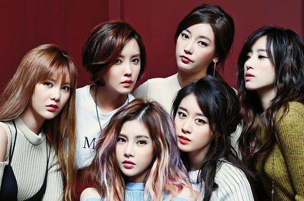 T-ara: T-ara nổi tiếng với những bản hit gây nghiện thuộc thể loại funk dance-pop kể từ khi debut vào tháng 7/2009. Ngay từ năm đầu tiên ra mắt, T-ara đã có tới ba ca khúc thành công là Lie, Time To Love và Bo Peep Bo Peep, giúp nhóm mang về giải Tân binh của năm tại Golden Disk Awards. Sau đó, với Lonely Dovey và Day By Day, T-ara được khán giả Hàn coi là đối thủ mạnh có khả năng đe doạ vị thế của SNSD. Khi vướng vào scandal bắt nạt năm 2012, các cô gái vẫn tiếp tục các hoạt động âm nhạc và ghi dấu ấn với fan bởi tài năng cùng sự mạnh mẽ của mình.