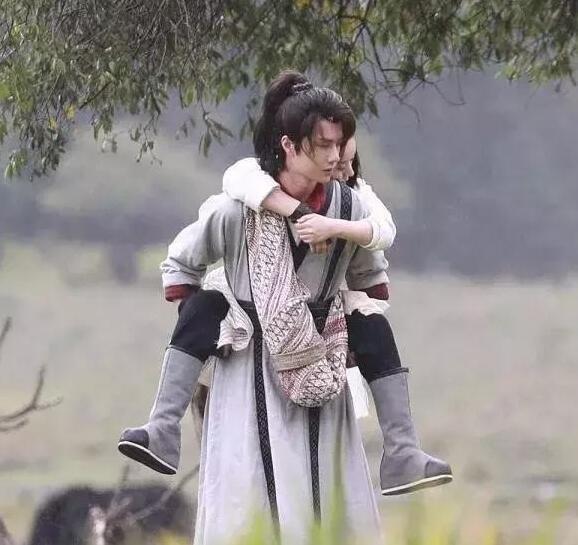 Ăn gian 20cm chiều cao đóng phim: Phạm Băng Băng, Triệu Lệ Dĩnh cũng dùng gạch xây nhà-4